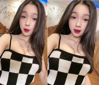 Địt cô gái mặc áo caro trắng trong phòng vệ sinh