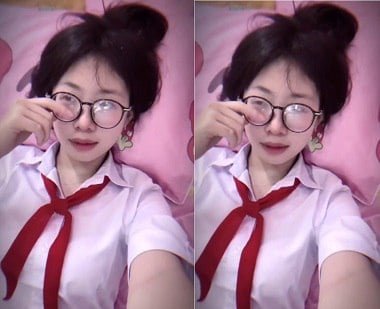 Chăn quàng đỏ là biểu hiện của sự dâm đãng
